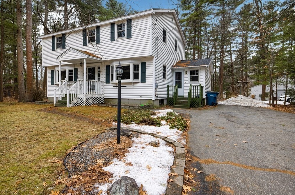 31 Maureen Dr, Tewksbury, MA 01876-3620