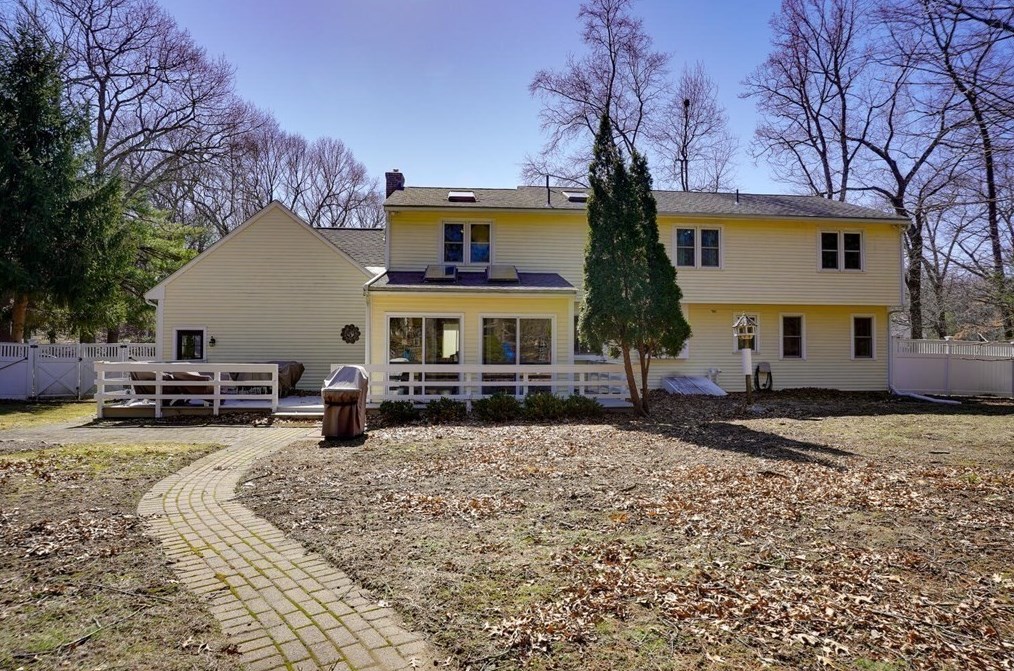 47 Mcneil Cir, Marlboro, MA 01752 exterior