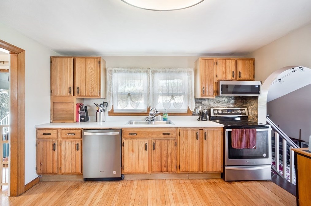 282 Wells St, Greenfield, MA 01301 exterior