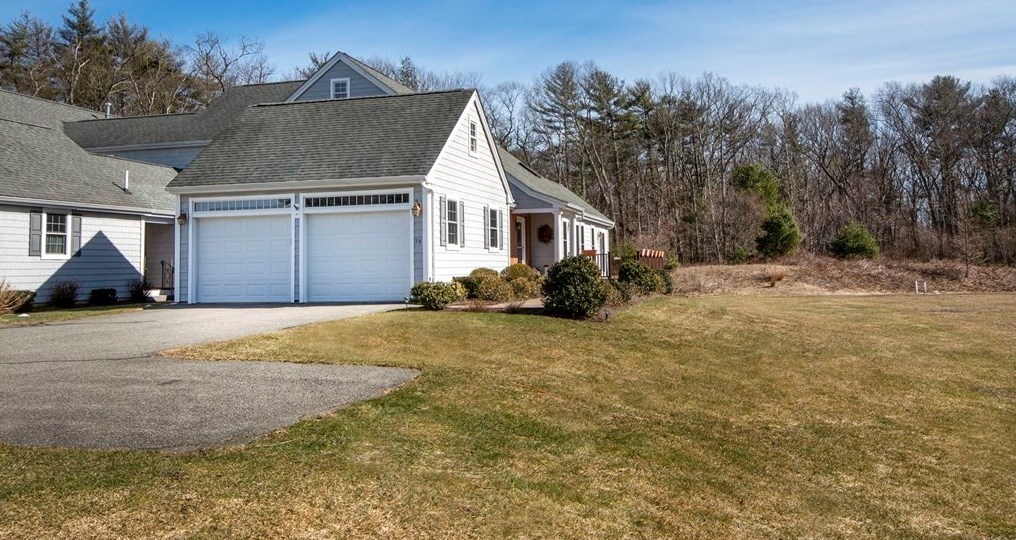 74 Hemlock Cir, Hanover, MA 02339-1252