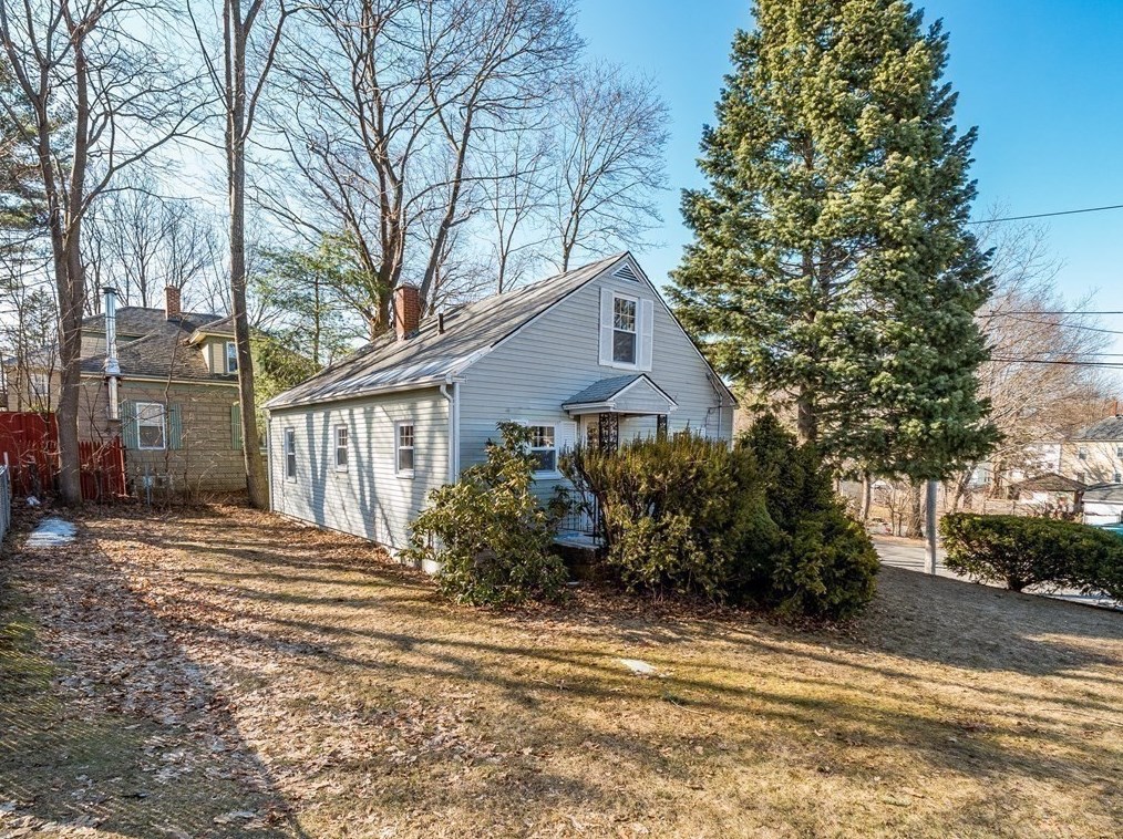 10 Bates Rd, Gardner, MA 01440 exterior