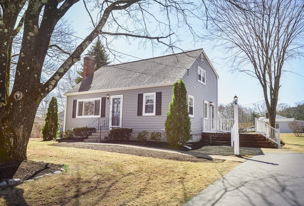 70 Beech St, Franklin, MA 02038 exterior