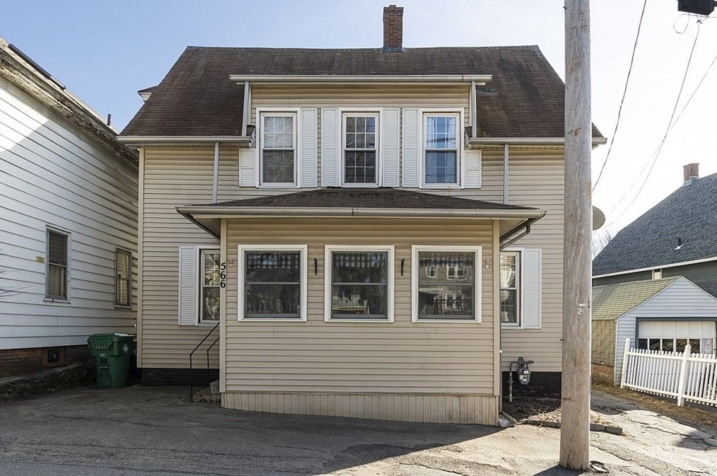 566 Brook St, Clinton, MA 01510 exterior