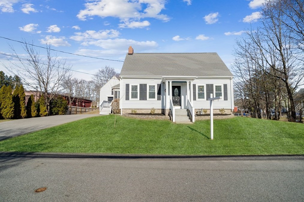 27 Wall St, Rockland, MA 02370 exterior