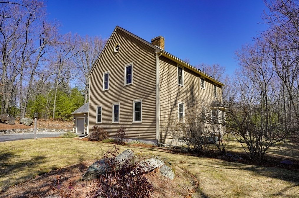 63 Davis St, Northborough, MA 01532 exterior