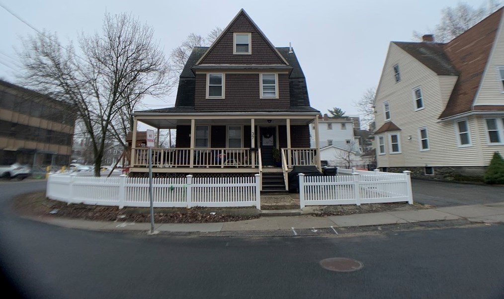 37 Hunt St, Watertown, MA 02472 exterior