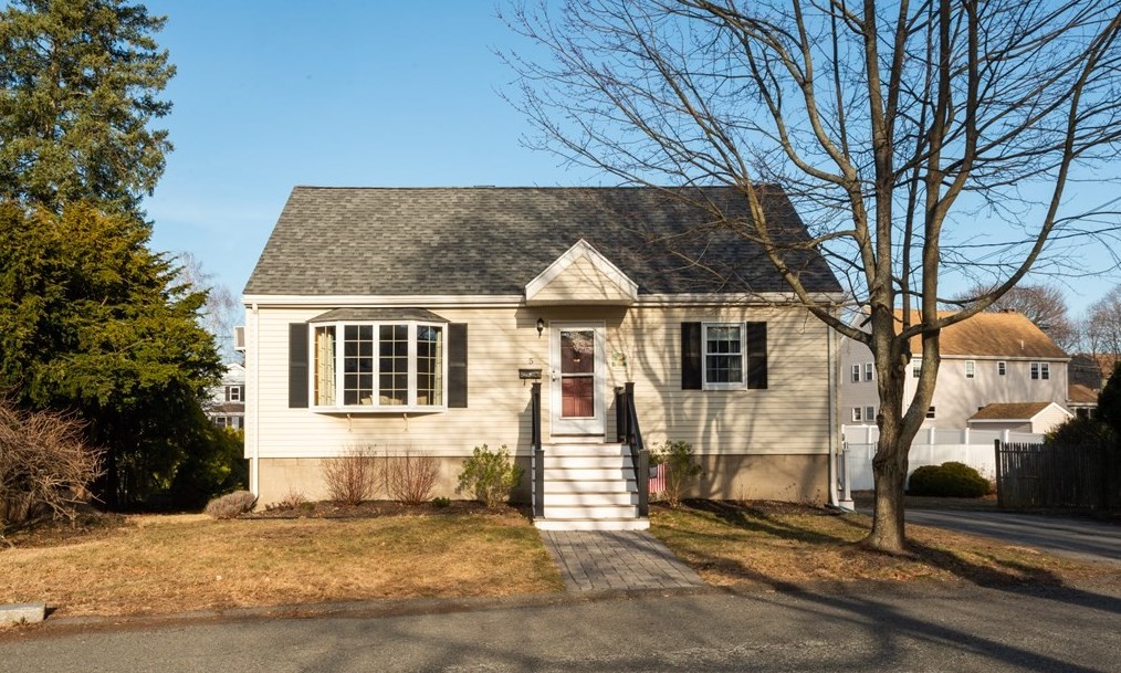 5 Hotin Rd, Stoneham, MA exterior