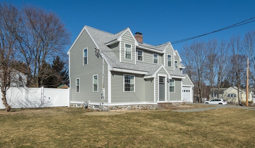 44 Fiske St, Tewksbury, MA 01876 exterior