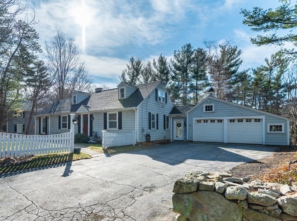 46 Cutler Rd, Andover, MA 01810