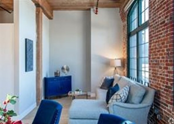 850 Lawrence St #414, Lowell, MA 01852