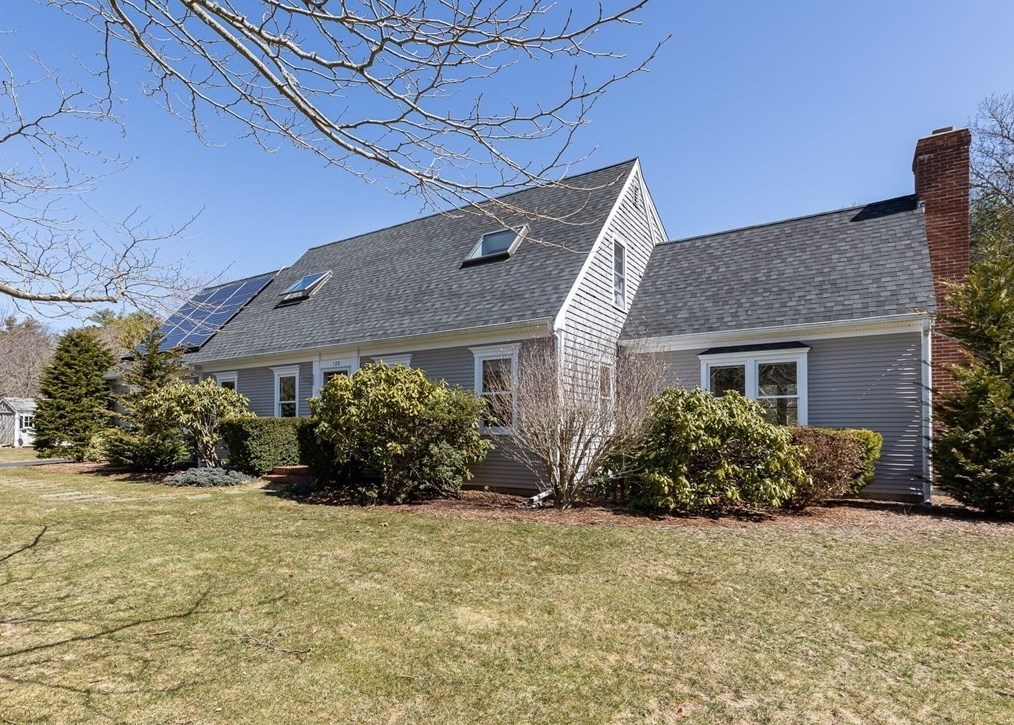 122 Amelia Way, Marstons Mills, MA 02648 exterior