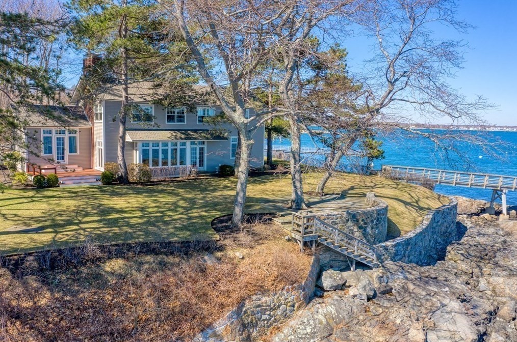 8 Corn Point Rd, Marblehead, MA 01945 exterior