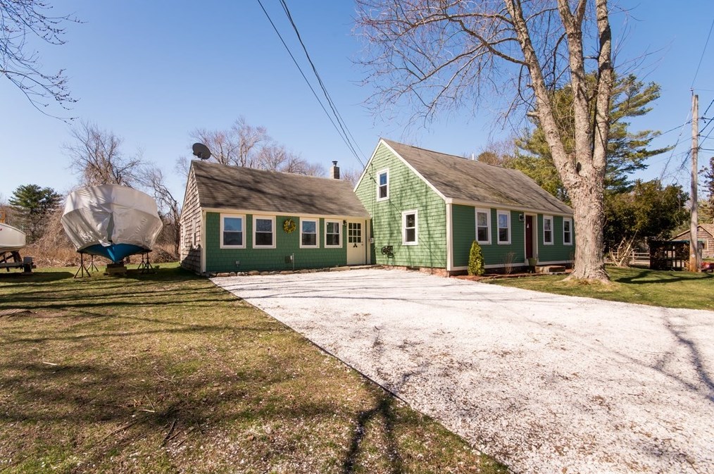 416 Old Providence Rd, Swansea, MA 02777-3314
