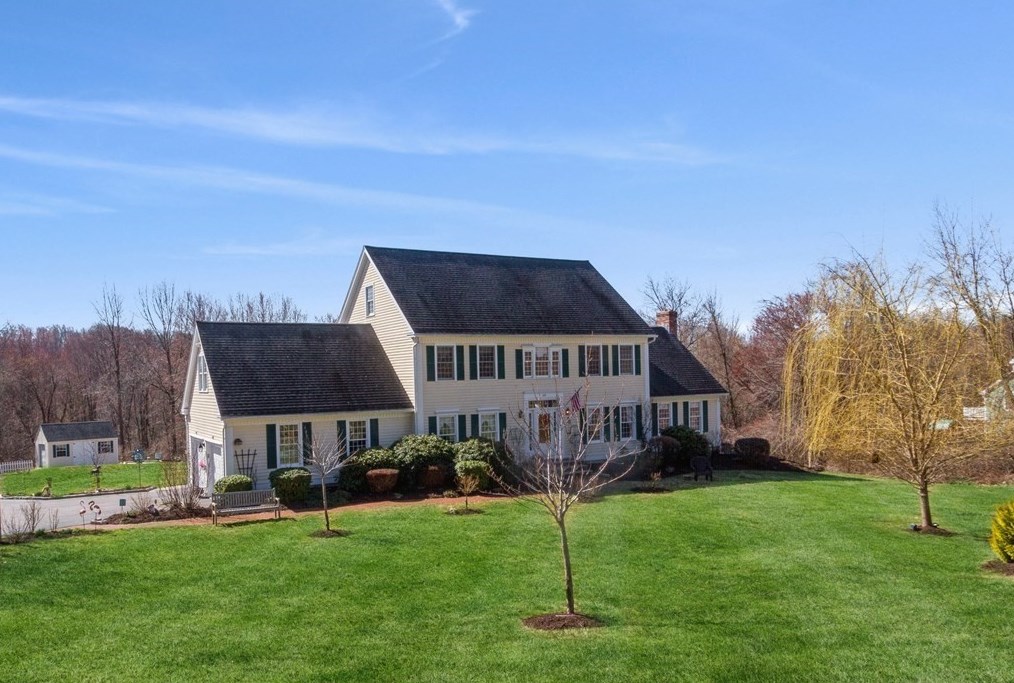 163 Chace Hill Rd, Sterling-Junction, MA 01564 exterior