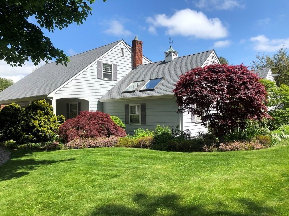 26 Skyline Dr, Dartmouth, MA 02747 exterior