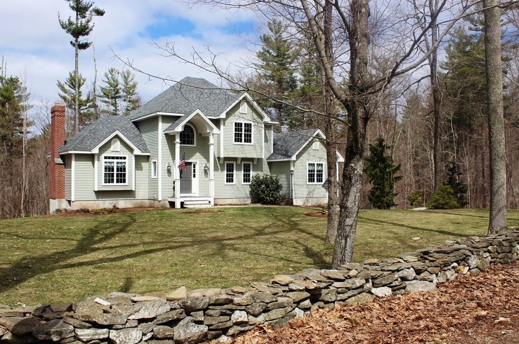 4 Howe Rd, Spencer, MA 01562 exterior