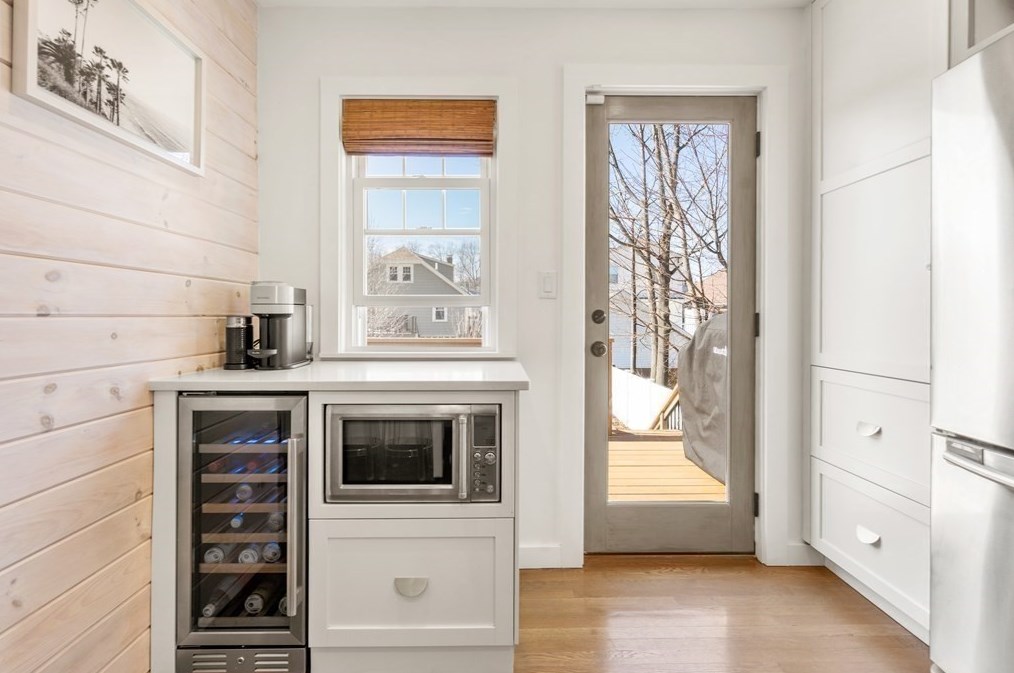 20 Libbey St, Boston, MA 02132 exterior