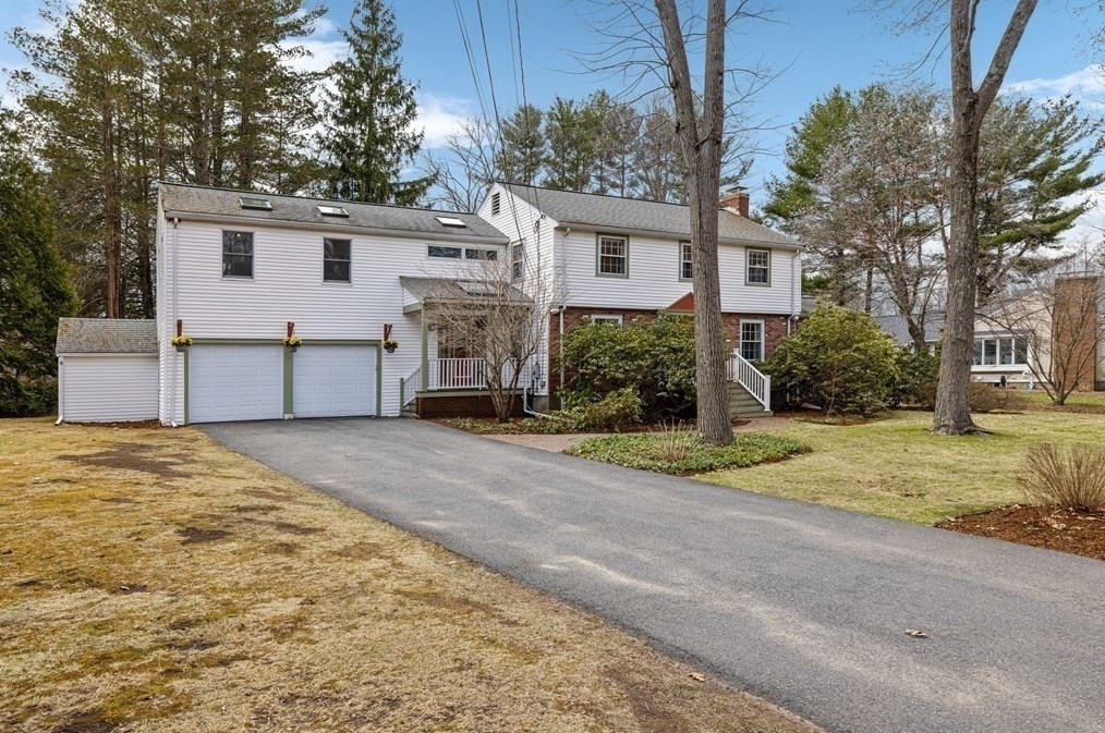 11 Diana Ln, Lexington, MA 02421 exterior