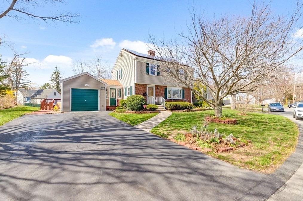 36 Christine Ave, Rockland, MA 02370 exterior