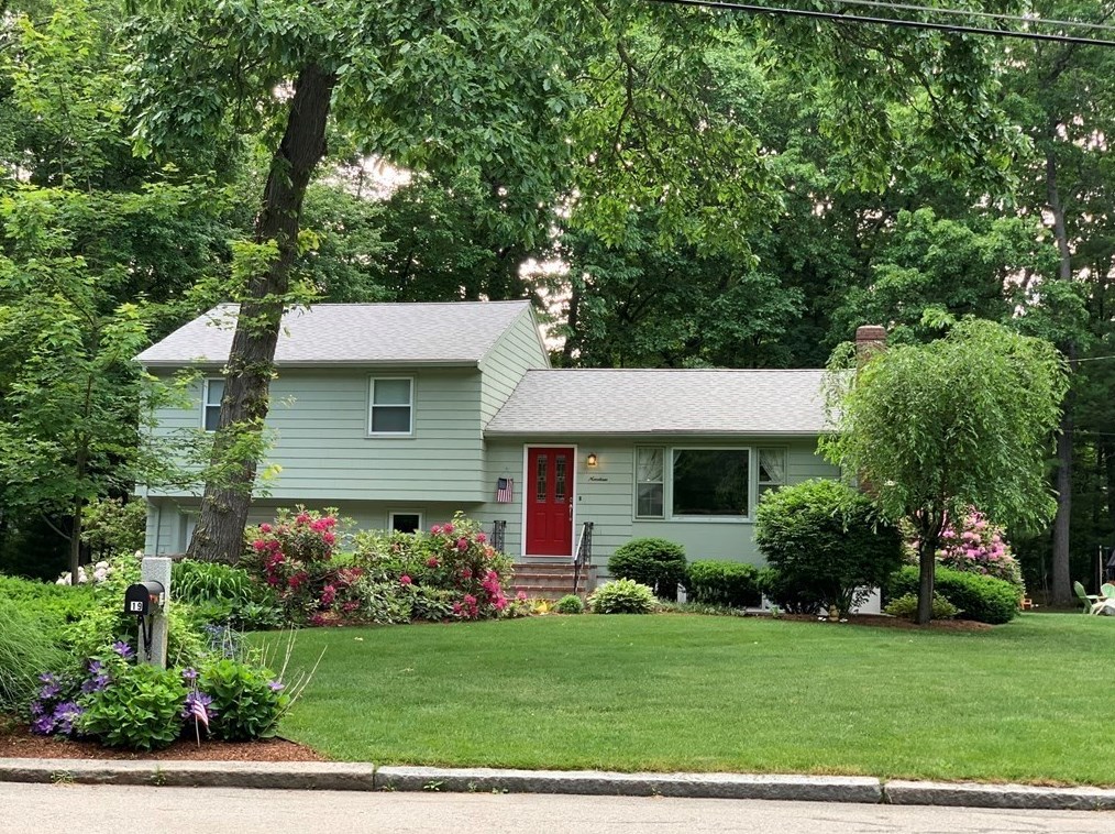 19 Lantern Ln, Kates Corner, MA 01824 exterior