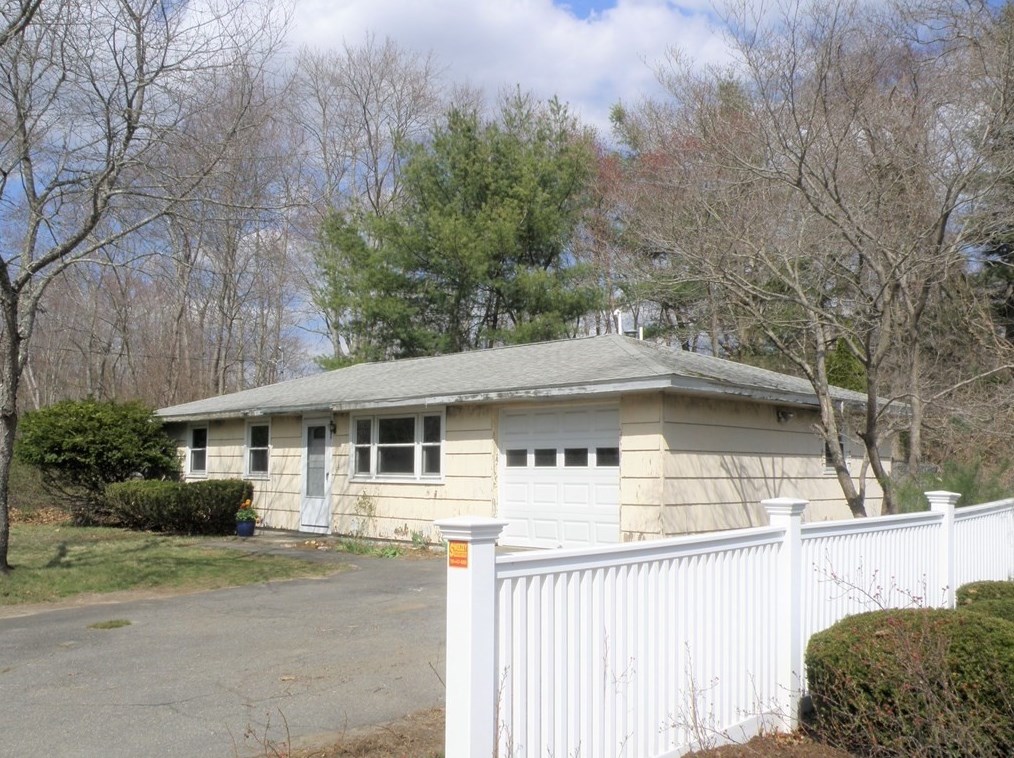 64 Beech St, Rockland, MA 02370 exterior