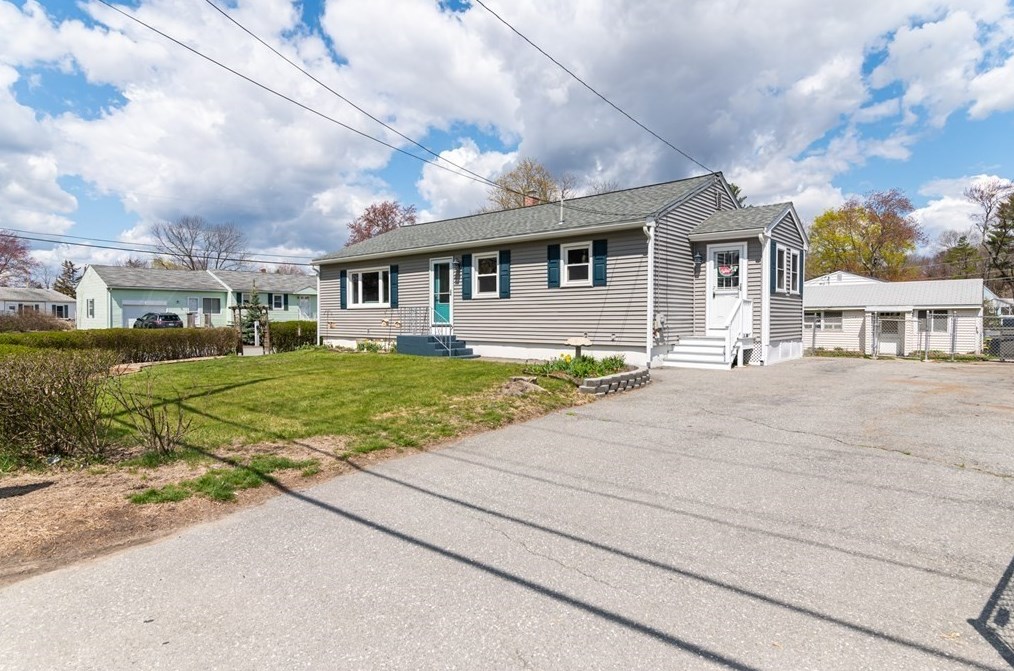 751 Varnum Ave, Lowell, MA 01854-2029