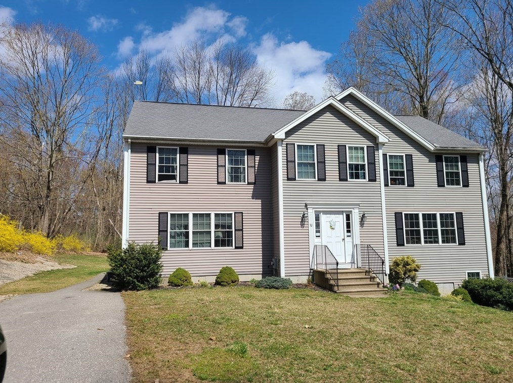 30 Tanyard Rd, Dudley, MA 01571 exterior