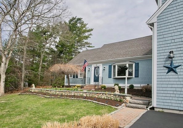 59 Saddler Ln, Barnstable, MA 02668 exterior