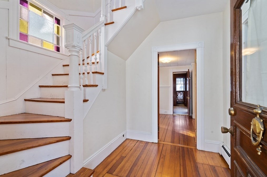 155 Ash St, Waltham, MA 02453