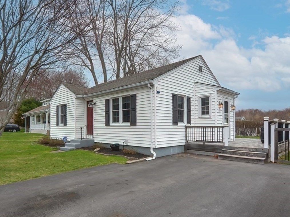 9 Quinn St, North Attleboro, MA 02760 exterior