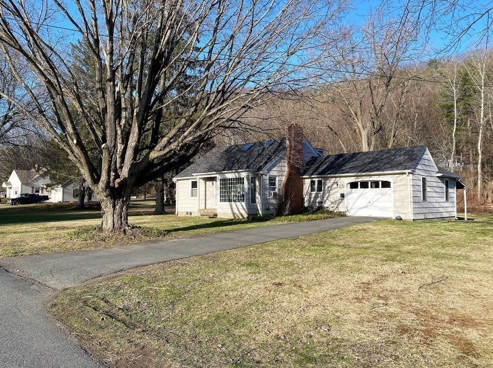 5 Cross St, Whately, MA 01373