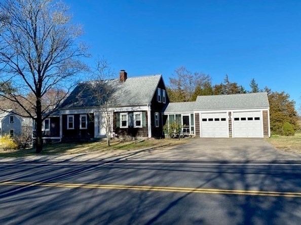 158 Main St, Carver, MA 02330-1349