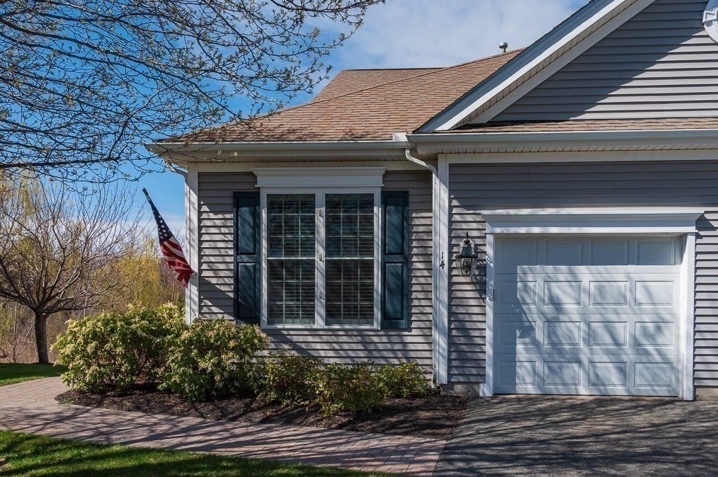 14 Larkspur Cir, Haverhill, MA 01833 exterior