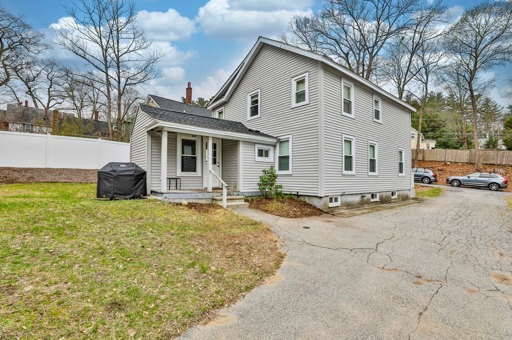 24 Marland St, Andover, MA 01810-5822