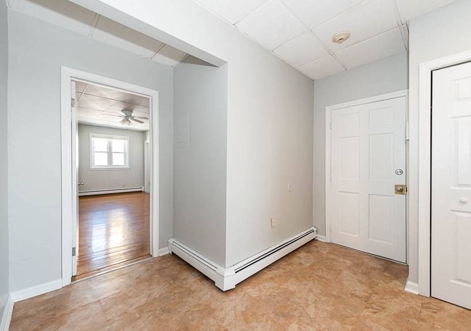 151 Leyden St Apt 5, Boston, MA
