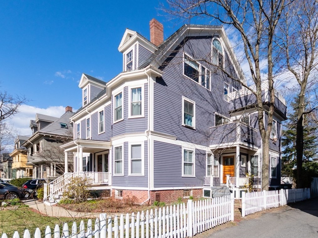 44 Irving St Apt A, Cambridge, MA
