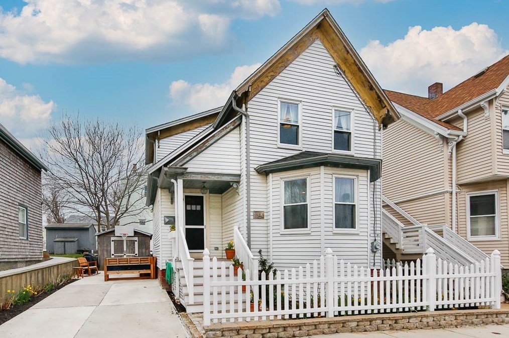 154 Maplewood Ave, Gloucester, MA 01930 exterior