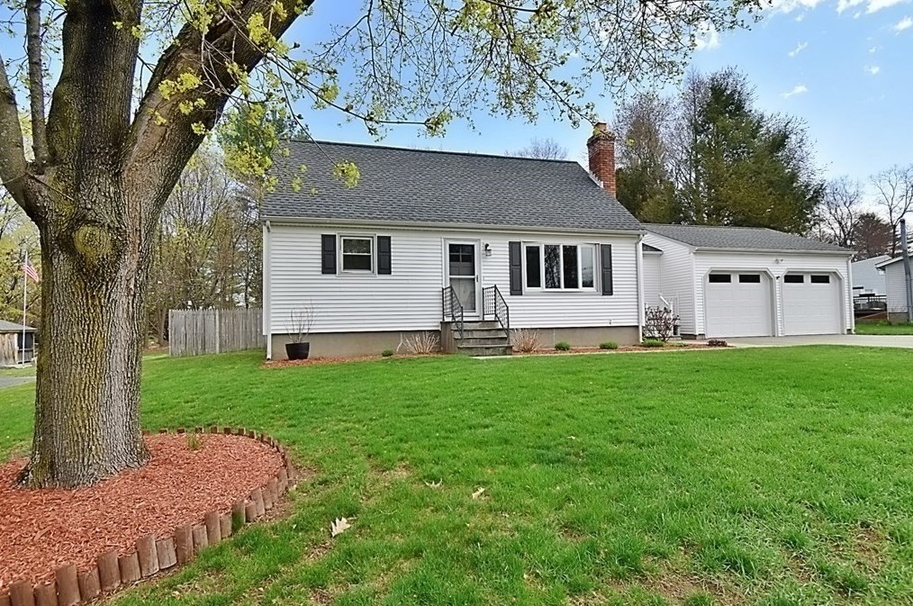 28 Stratton Rd, Hudson, MA 01749-1123