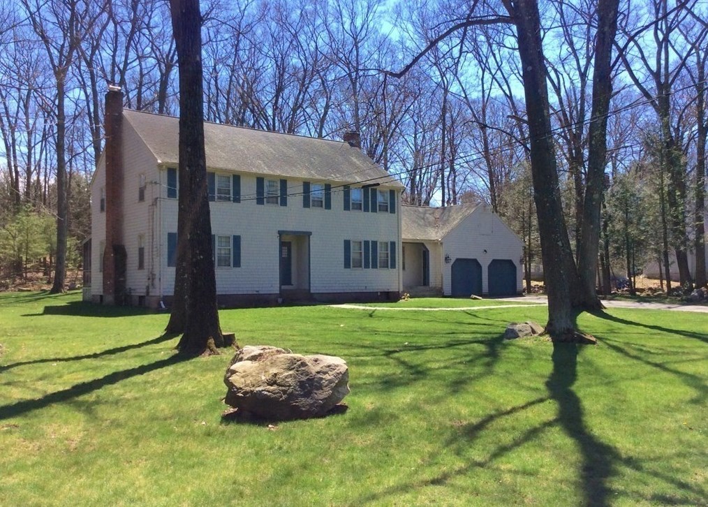 12 Carriage Dr, Lexington, MA 02420 exterior