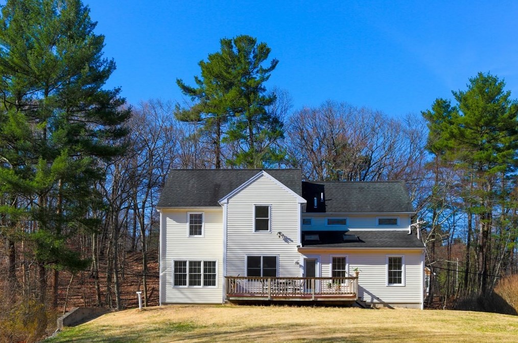 10 Maiden Ln, Wayland, MA 01778 exterior