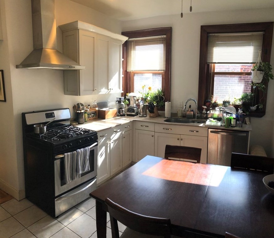 17 Stearns Rd Apt 6, Brookline, MA 02446