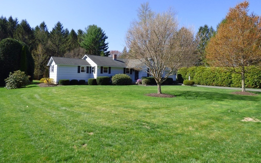 41 Huntington Rd, North Hadley, MA 01035 exterior