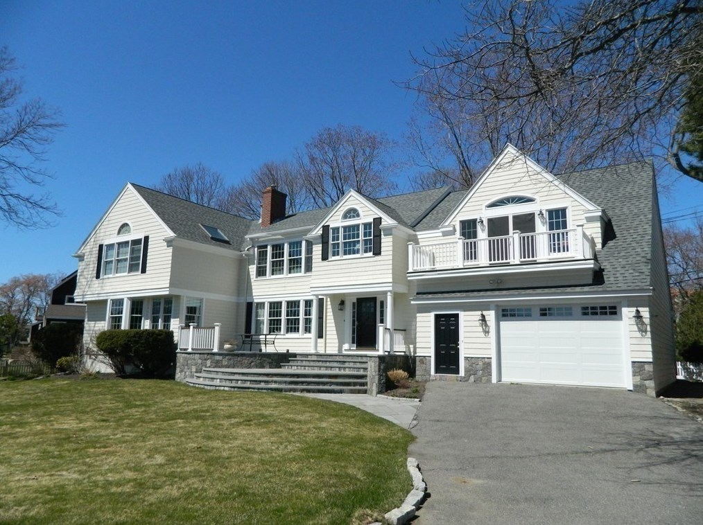 247 Ocean Ave, Marblehead, MA 01945-3700