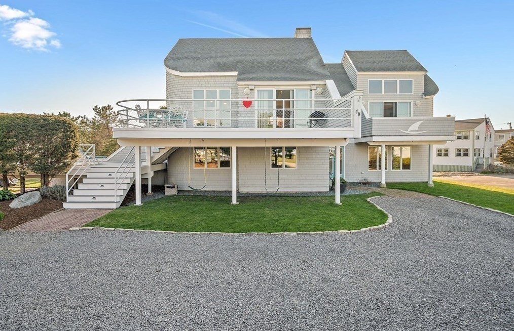 18 Bay Ave, Duxbury, MA 02332 exterior