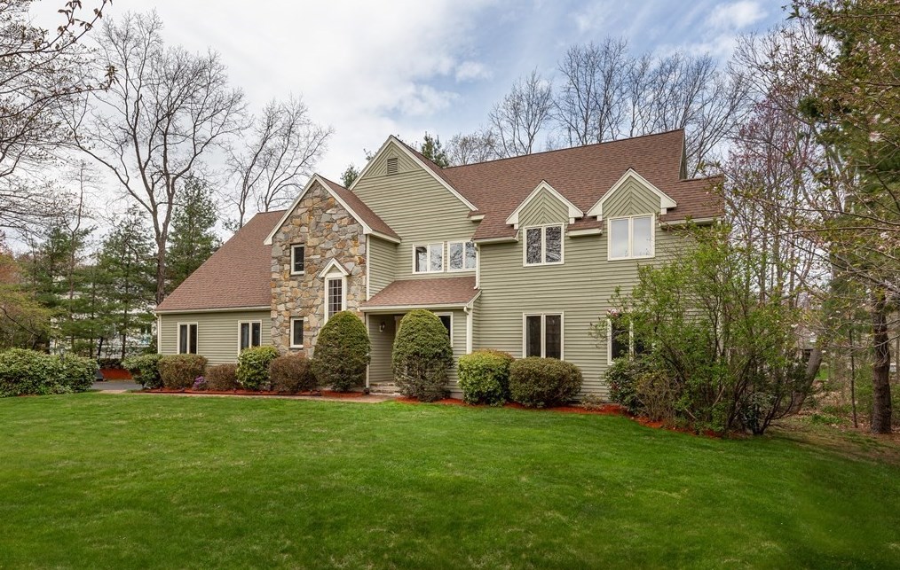 10 Nicholas Rd, Hopkinton, MA 01748 exterior