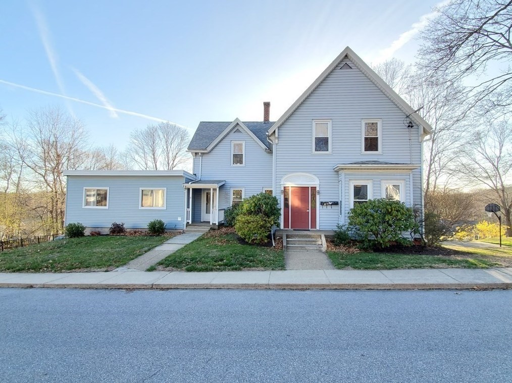 8 Elm St, Hudson, MA 01749 exterior