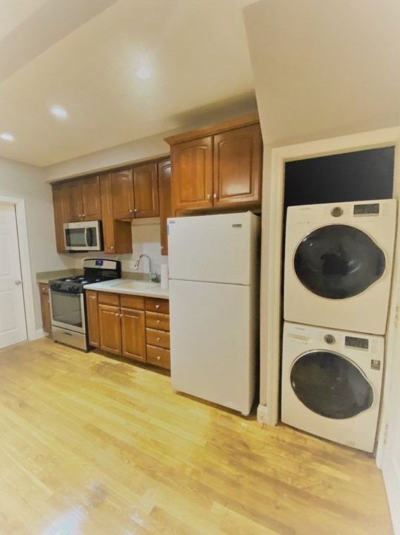 214 W Fifth St #1, Boston, MA 02127