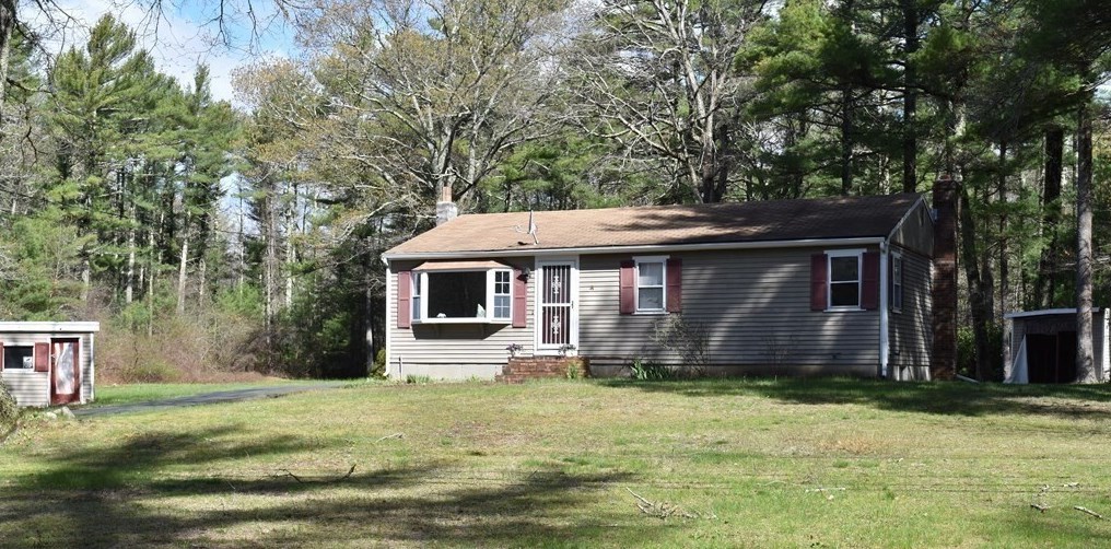 49 Pine St, Middleboro, MA 02346 exterior