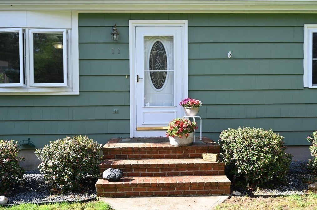 11 Soule St, Plympton, MA 02367