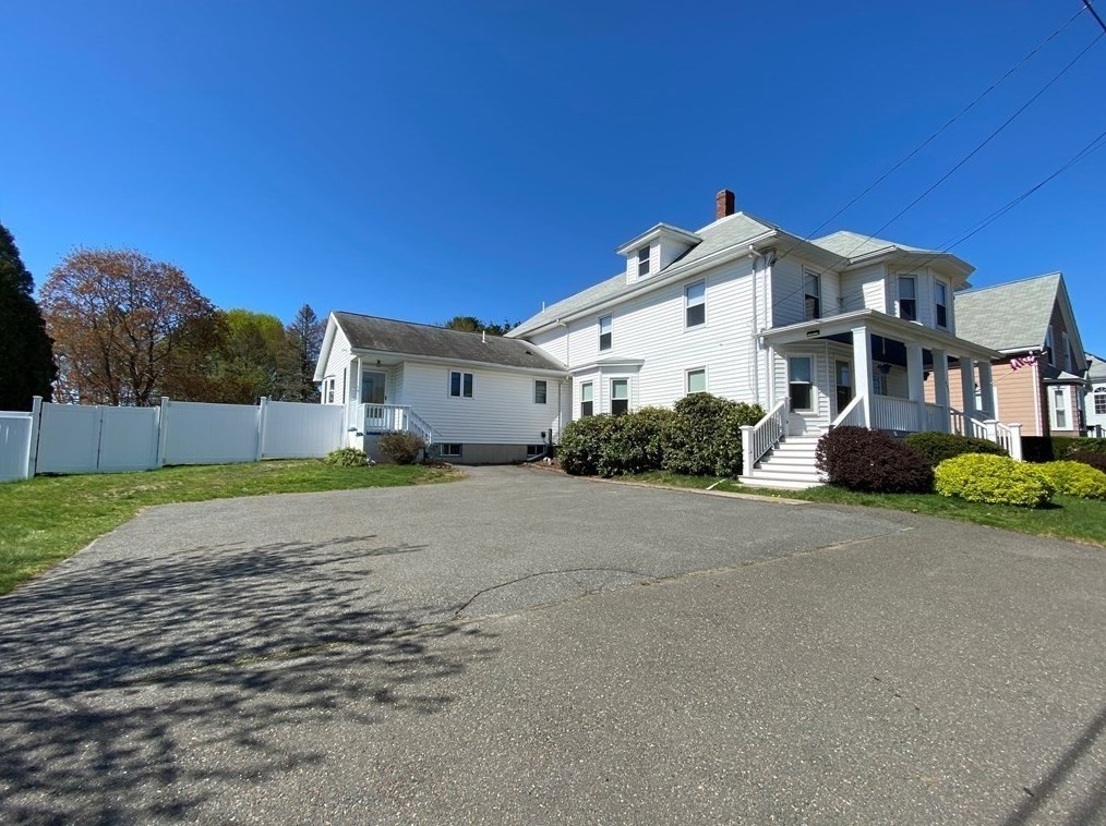 492 Elliott St, Beverly Farms, MA 01915 exterior